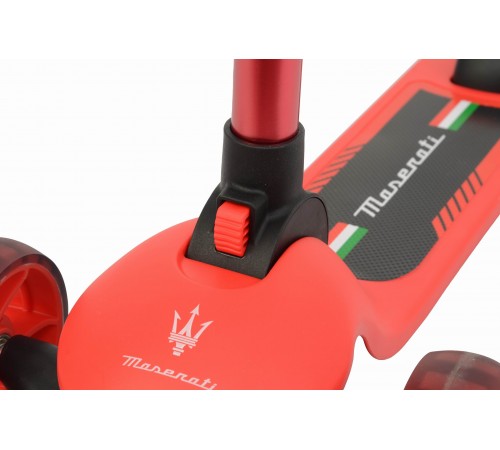 Трехколесный беговел-самокат Maserati с сиденьем - CLB-0140-RED Трехколесный беговел-самокат Maserati с сиденьем - CLB-0140-RED