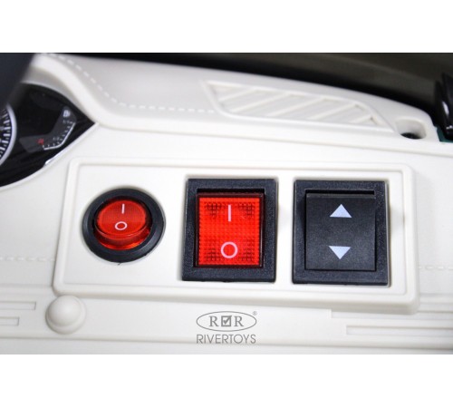 Детский электромобиль C555MC красный Детский электромобиль C555MC красный