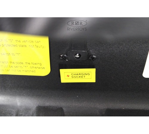 Детский электромобиль C777CC красный Детский электромобиль C777CC красный