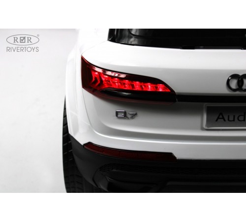 Детский электромобиль AUDI Q7 (HL678) белый Детский электромобиль AUDI Q7 (HL678) белый