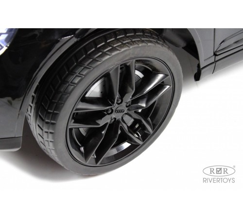 Детский электромобиль AUDI Q7 (HL678) черный глянец Детский электромобиль AUDI Q7 (HL678) черный глянец