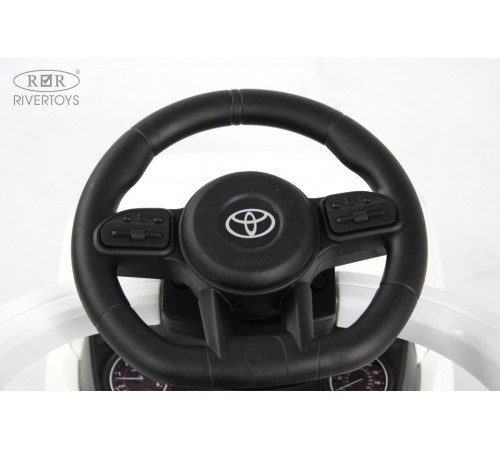 Детский толокар Toyota Land Cruiser 300 Z002ZZ-C белый