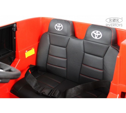 Детский электромобиль Toyota Land Cruiser 300 L999LL красный