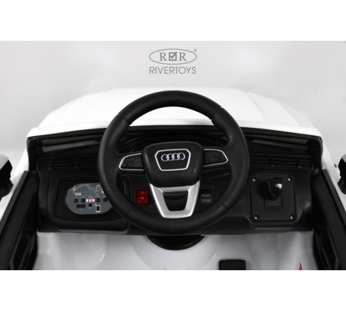 Детский электромобиль AUDI Q7 (HL678) белый Детский электромобиль AUDI Q7 (HL678) белый