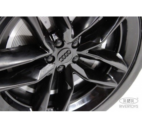 Детский электромобиль AUDI Q7 (HL678) белый Детский электромобиль AUDI Q7 (HL678) белый