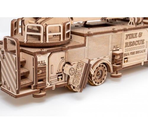 Сборная модель деревянная 3D EWA Пожарная машина с лестницей