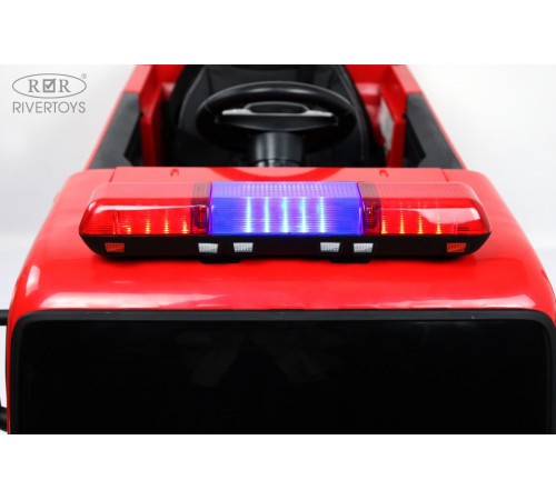 Детский пожарный электромобиль с полным набором амуниции A555AA красный