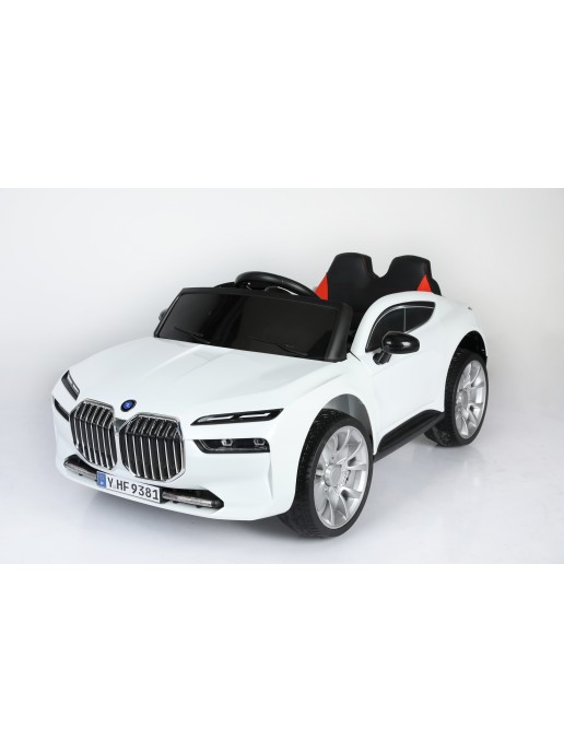 Автомобиль BMW i7 9381 Белый