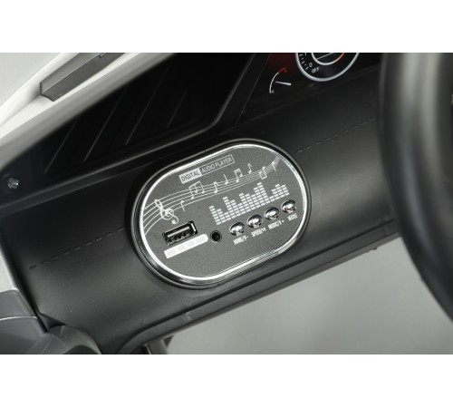 Автомобиль BMW i7 9381 Серебро краска