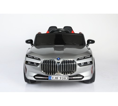 Автомобиль BMW i7 9381 Серебро краска