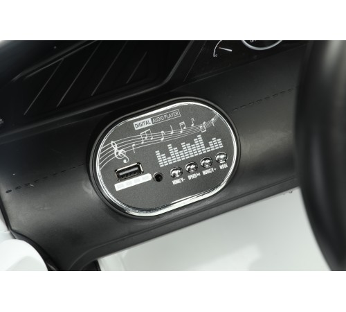 Автомобиль BMW i7 9381 Белый