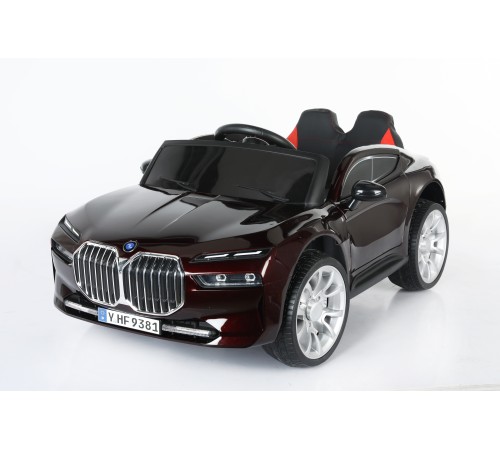 Автомобиль BMW i7 9381 Коричневый краска