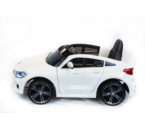 Автомобиль BMW 6 GT Белый