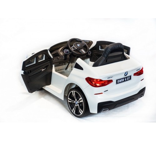 Автомобиль BMW 6 GT Белый