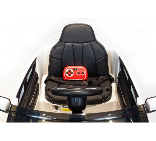 Автомобиль BMW 6 GT Белый