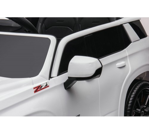 Джип Chevrolett Tahoe HL588 Белый