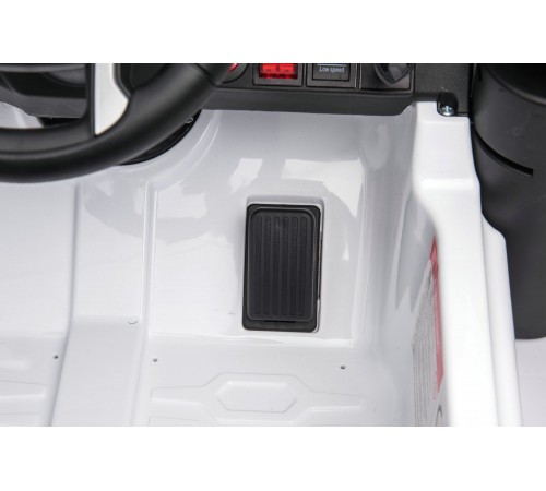 Джип Chevrolett Tahoe HL588 Белый