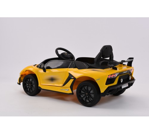 Автомобиль Lamborghini Aventador 018 Желтый