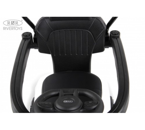 Детский толокар-каталка с козырьком AUDI Z005ZZ-AP белый