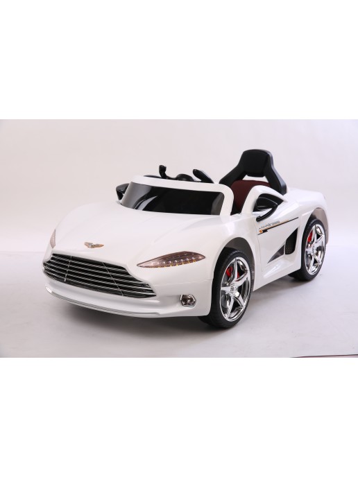 Автомобиль Aston Martin FLSeat YHF3913 Белый