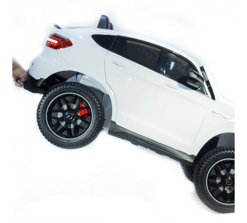 Джип Mercedes Benz GLC 2.0 Белый