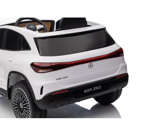 Джип Mercedes Benz EQA Белый