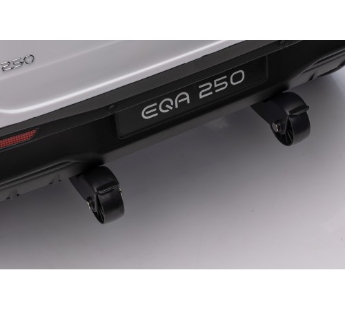 Джип Mercedes Benz EQA Белый