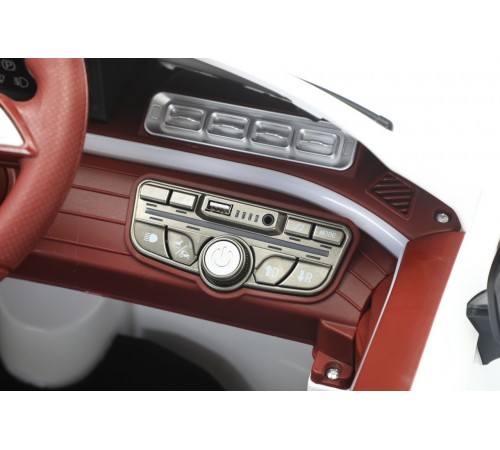 Автомобиль Mercedes Benz Maybach S600 6108 Белый