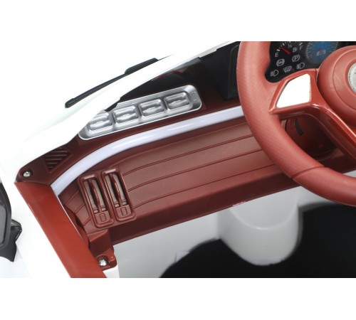 Автомобиль Mercedes Benz Maybach S600 6108 Белый