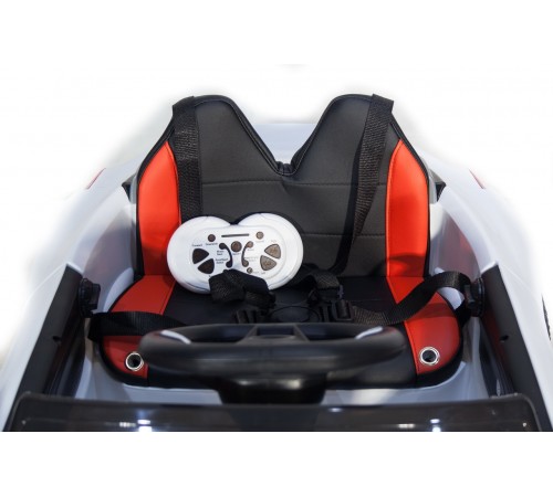 Автомобиль Mercedes Benz sport 6412 Белый