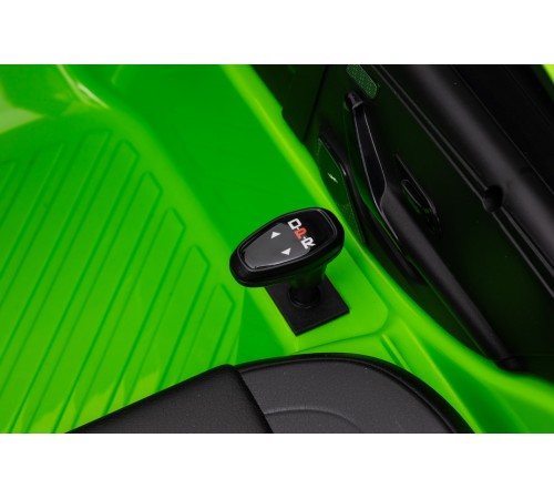 Автомобиль Mercedes Benz CLA45 ХМХ628 Зеленый