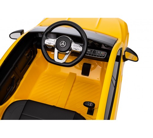 Автомобиль Mercedes Benz CLA45 ХМХ628 Желтый