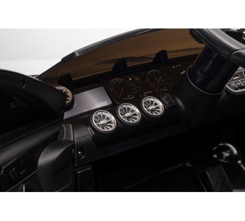 Автомобиль Mercedes Benz CLA45 ХМХ628 Черный краска