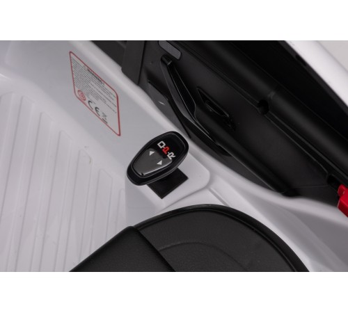 Автомобиль Mercedes Benz CLA45 ХМХ628 Белый