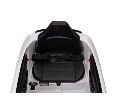 Автомобиль Mercedes Benz CLA45 ХМХ628 Белый