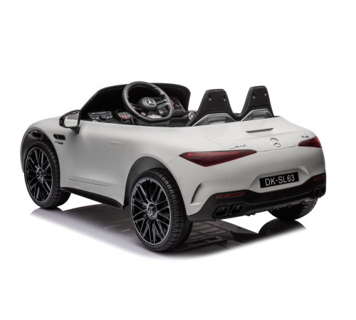 Автомобиль Mercedes Benz DK SL63 Белый