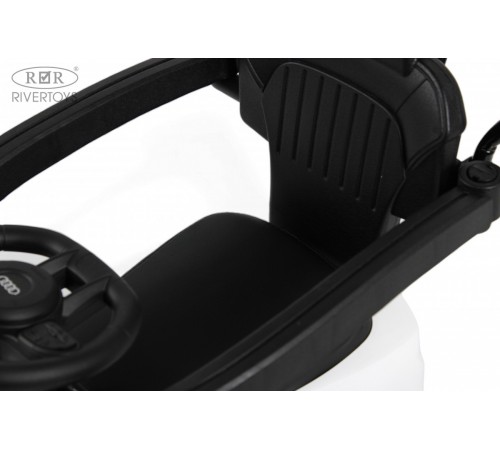 Детский толокар-каталка с козырьком AUDI Z005ZZ-AP белый