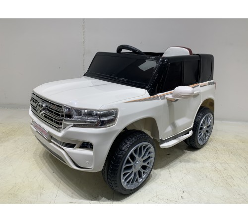 Джип Toyota LC200 2688 Белый