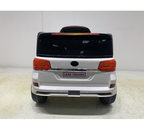 Джип Toyota LC200 2688 Белый