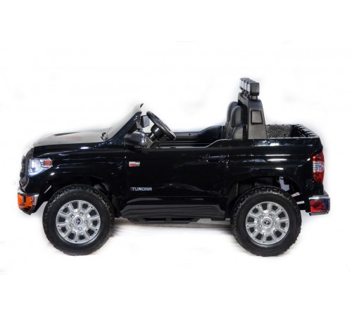 Джип Toyota Tundra 2.0 Черный краска