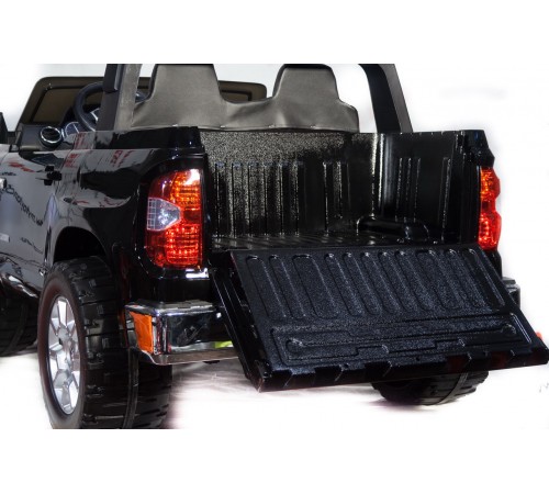Джип Toyota Tundra 2.0 Черный краска