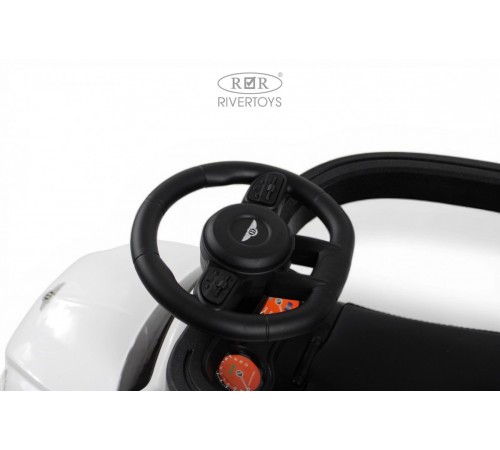 Детский толокар-каталка с козырьком Bentley Z005ZZ-TP белый