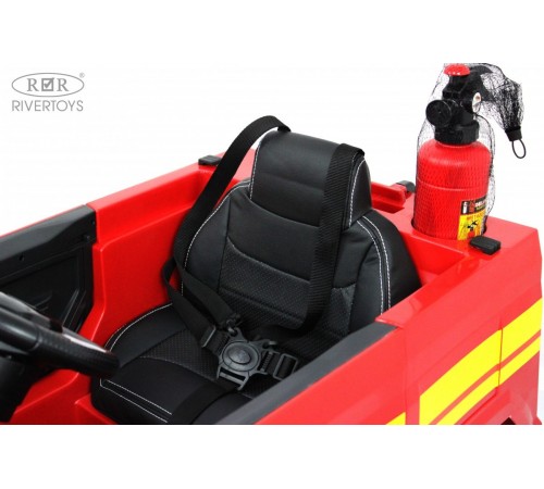 Детский пожарный электромобиль с полным набором амуниции A555AA красный