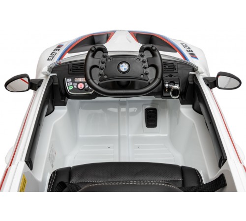 Автомобиль BMW М6 GT3 Белый