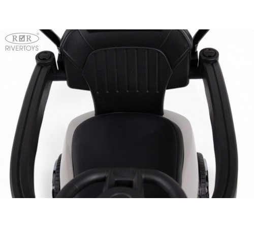 Детский толокар-каталка с козырьком AUDI Z005ZZ-AP серый