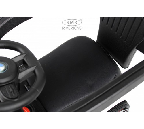 Детский толокар-каталка с козырьком BMW Z005ZZ-BP белый