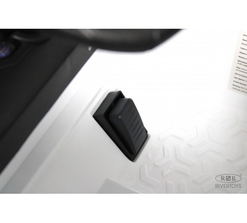 Детский электромобиль BRABUS MINI Z111VO белый